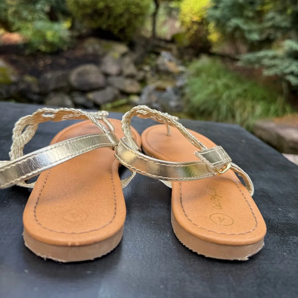 Girls Cat & Jack “Liddie” Sandal SZ 4